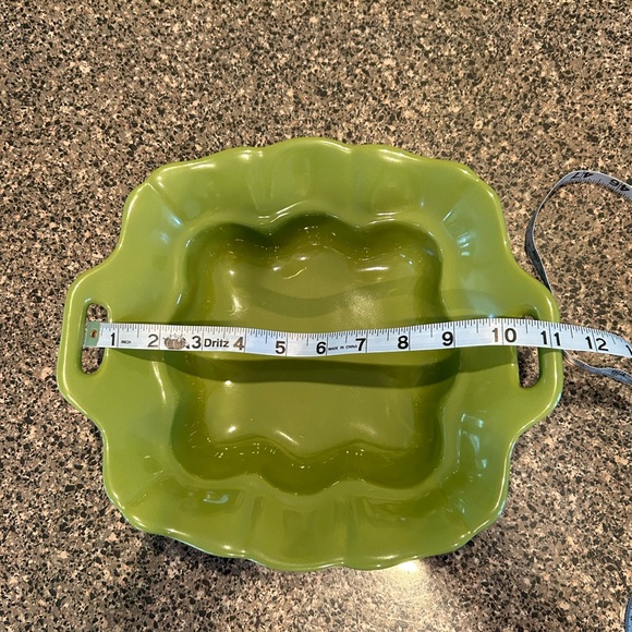 Two Unique Glass Square Nesting Bowl set in rich Green color 9.25” and 11” - Picture 4 of 10